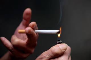 礼品烟送礼300元一条的烟令人满意，称心如意。