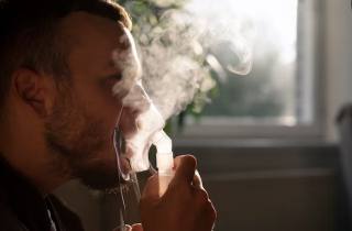 芙蓉王 好抽吗多少钱 蓝牌芙蓉王好抽吗多少钱，众说纷纭，莫衷一是。