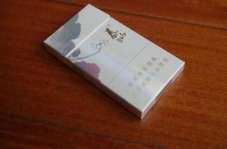 礼品烟送礼300元一条的烟令人满意，称心如意。